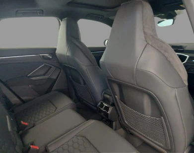 Exclusividade e Prestígio - Audi Q8 Desempenho e Eficiência para uma Condução Excepcional - Audi RS Q3